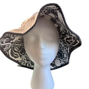 Reversible Black and White Vintage Floral Sun Hat